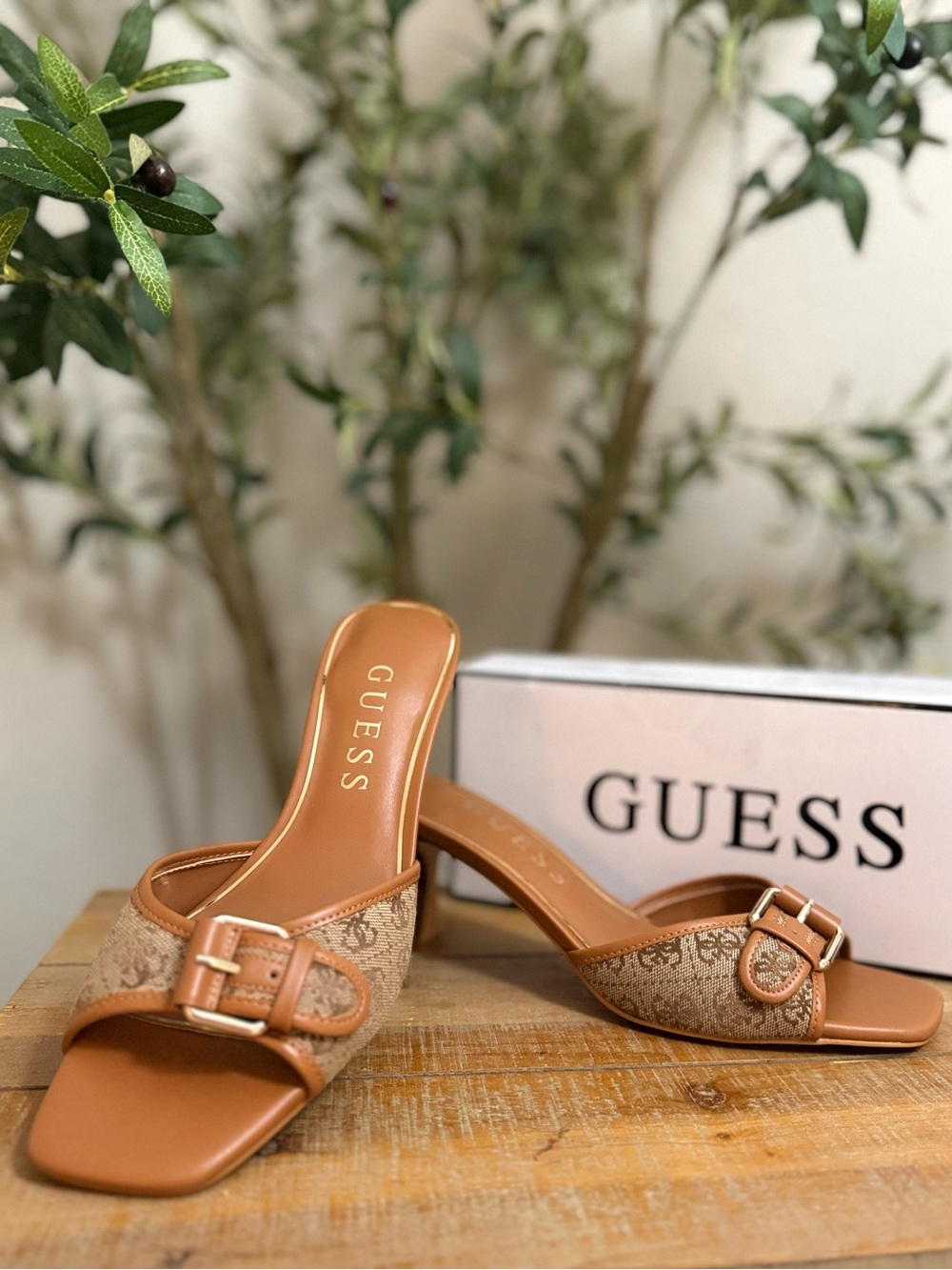 GUESS Monogram Dista Sandals
